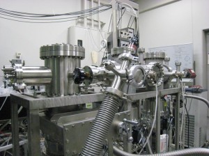 （３）六極集束器と２次元イオン画像化装置を組み合わせた気体分子の配向制御装置